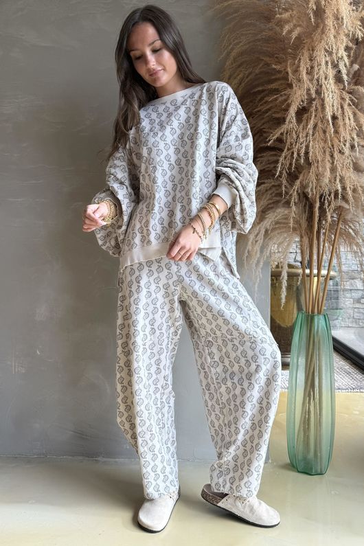 Indira Classic Barrel Pant Calico & Earth